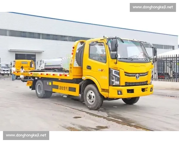 F2 西班牙站突发意外!清障吊车失控撞毁广告龙门架 F2 西班牙站突发意外!清障吊车失控撞毁广告龙门架