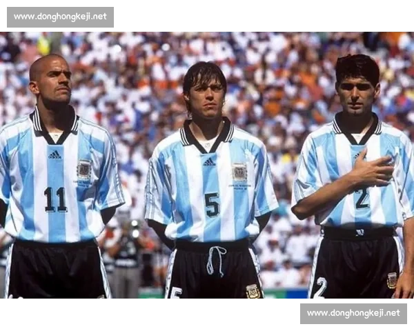 老照片重现:贝隆、阿尔梅达与阿亚拉的蓝白黄金年代